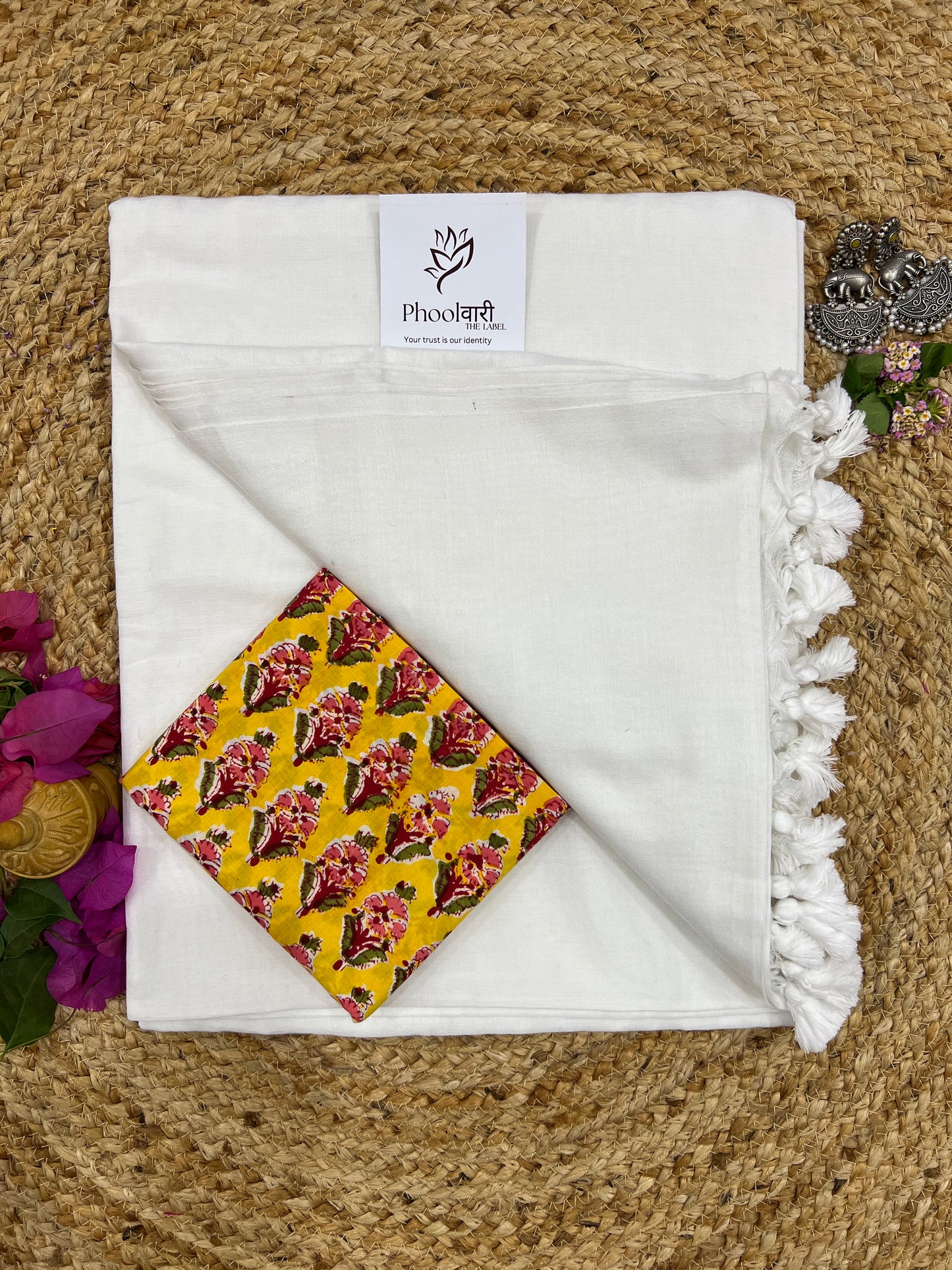 Phoolwari White Handloom Saree