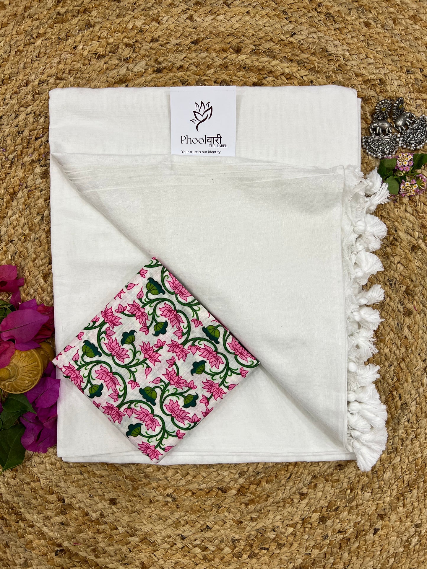 Phoolwari White Handloom Saree