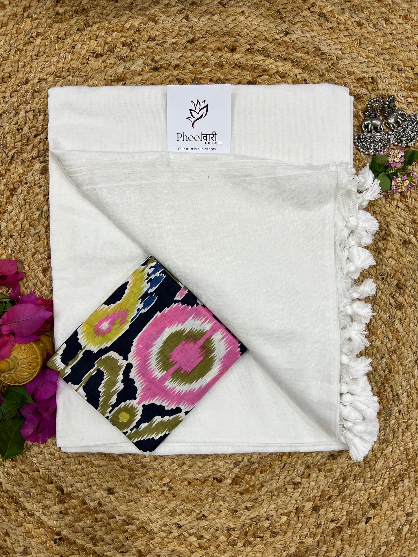 Phoolwari White Handloom Saree