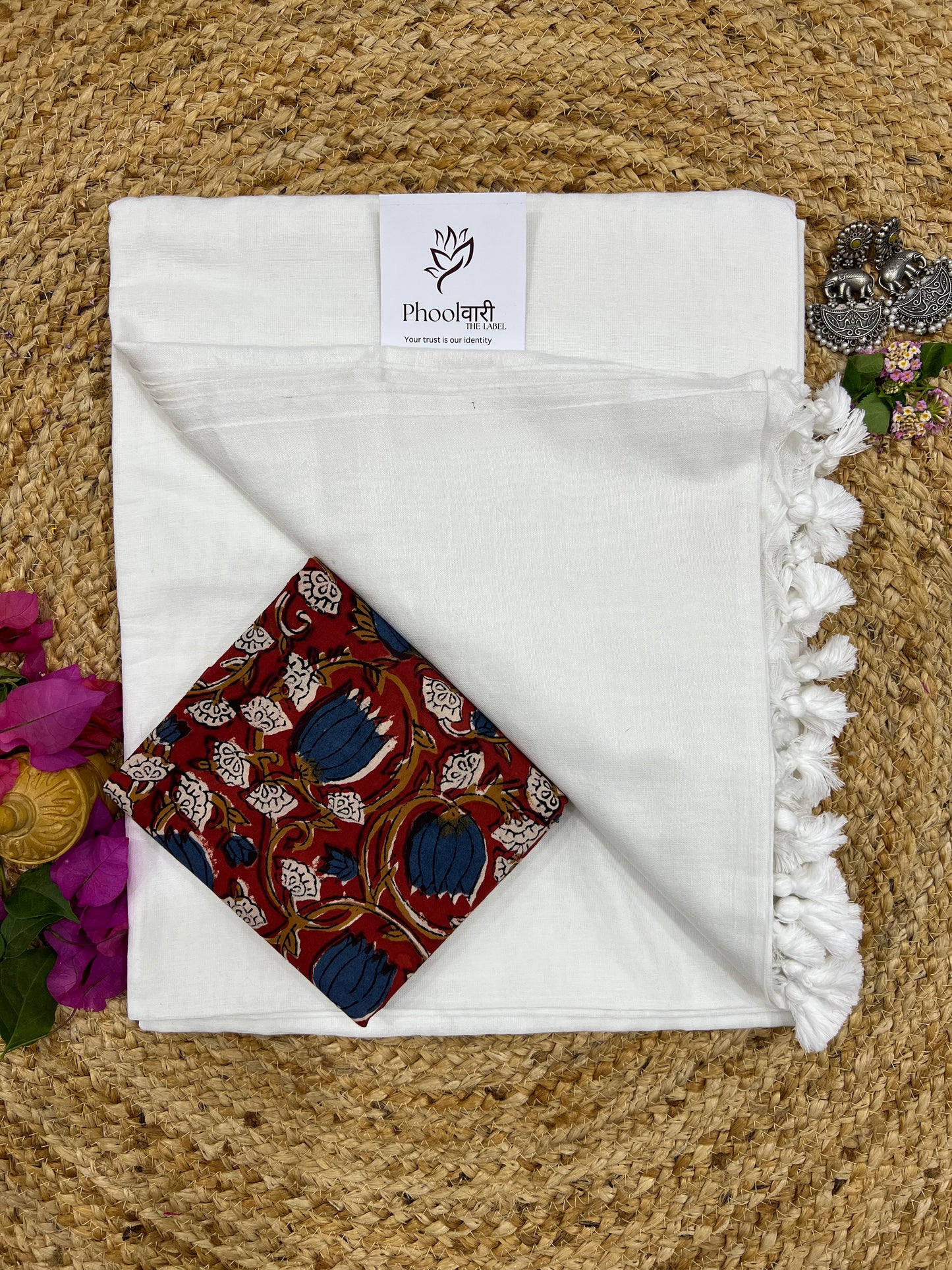 Phoolwari White Handloom Saree