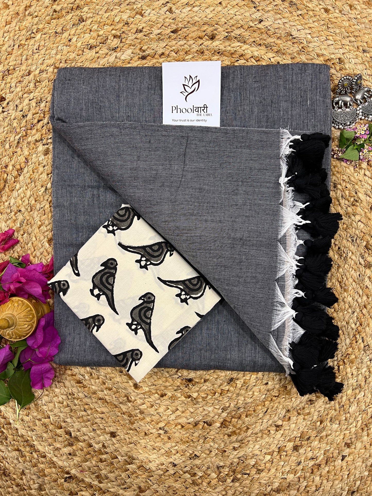 Phoolwari Grey Handloom Saree