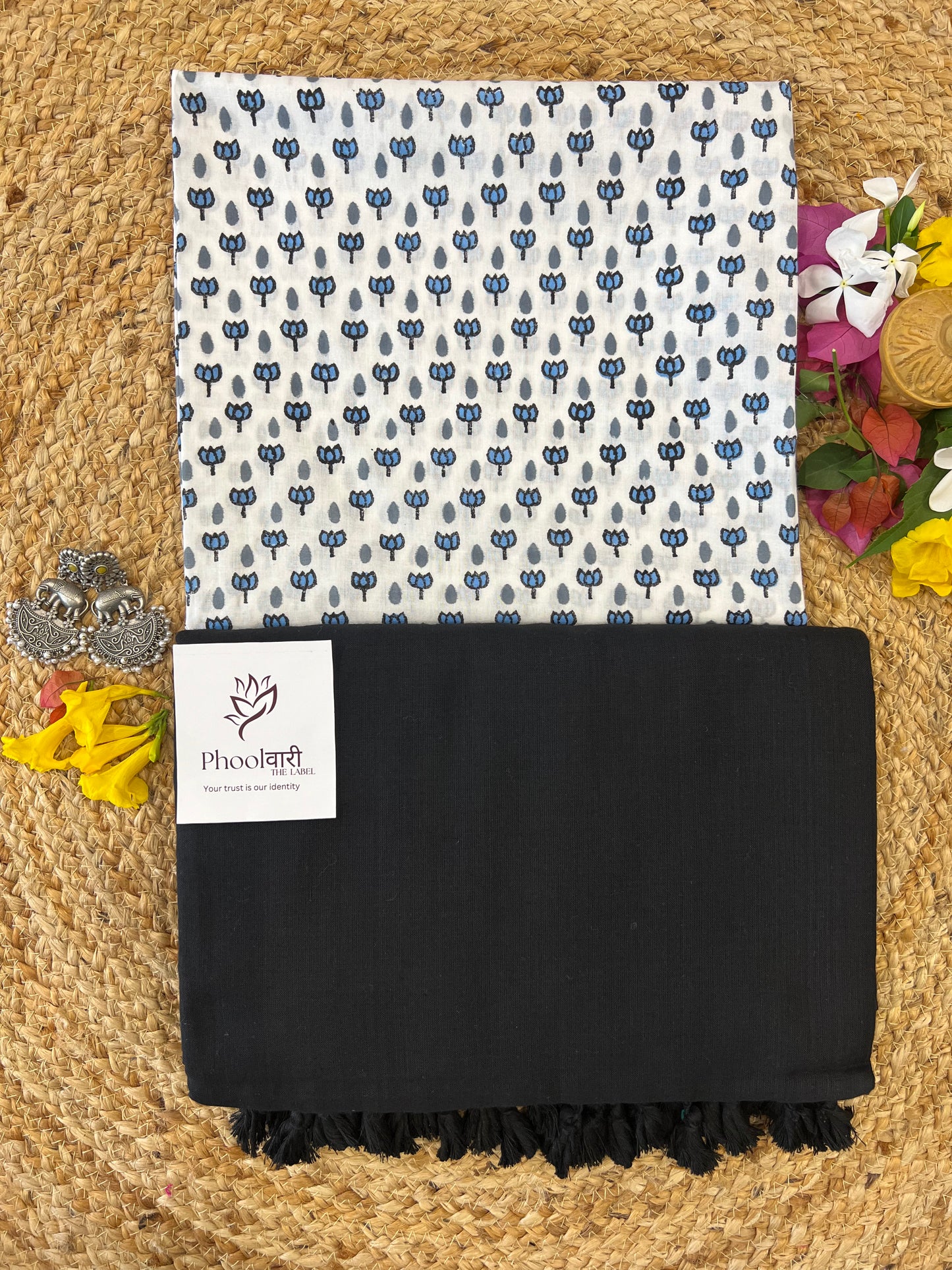 Phoolwari Black Handloom Saree