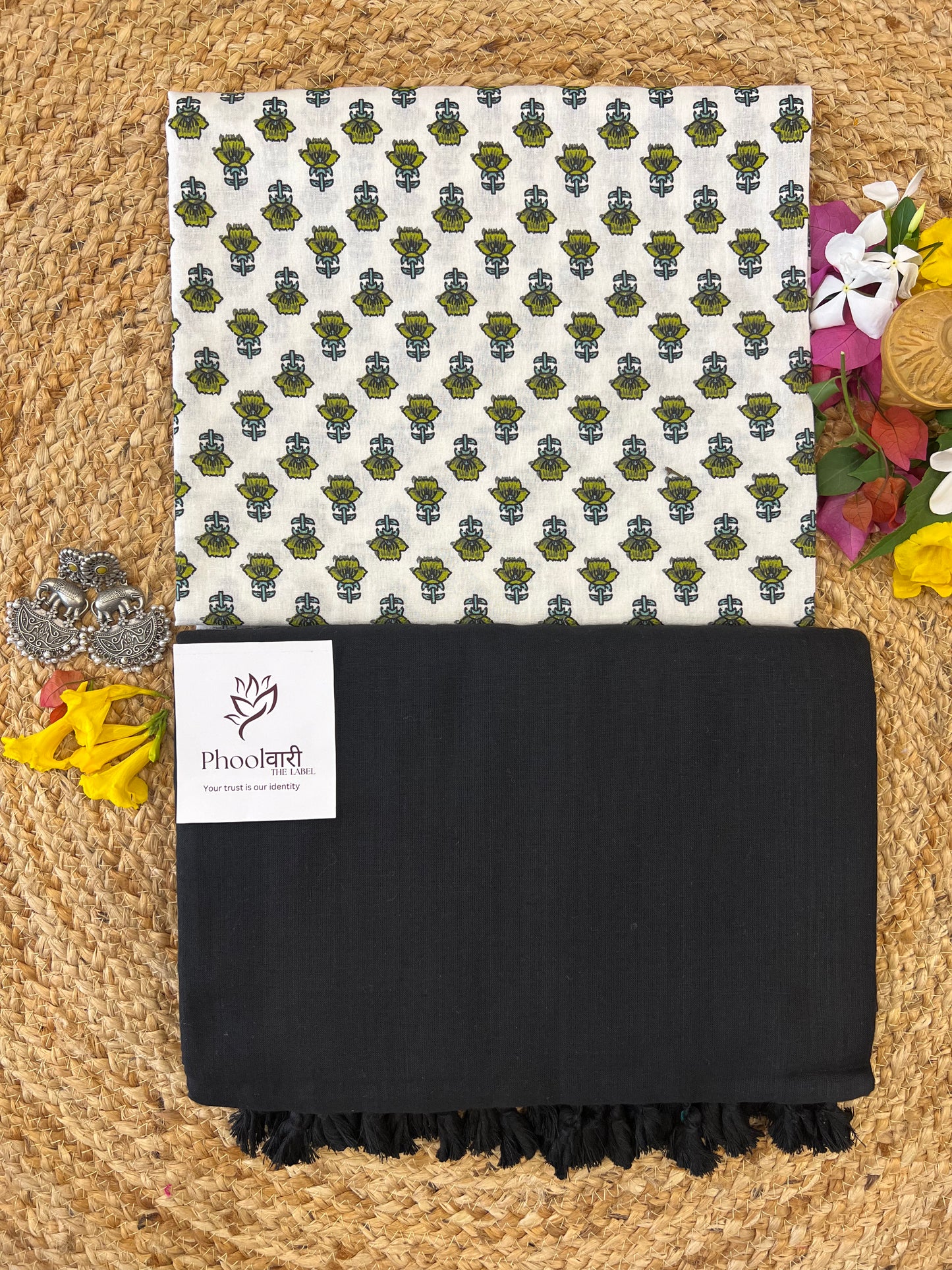 Phoolwari Black Handloom Saree