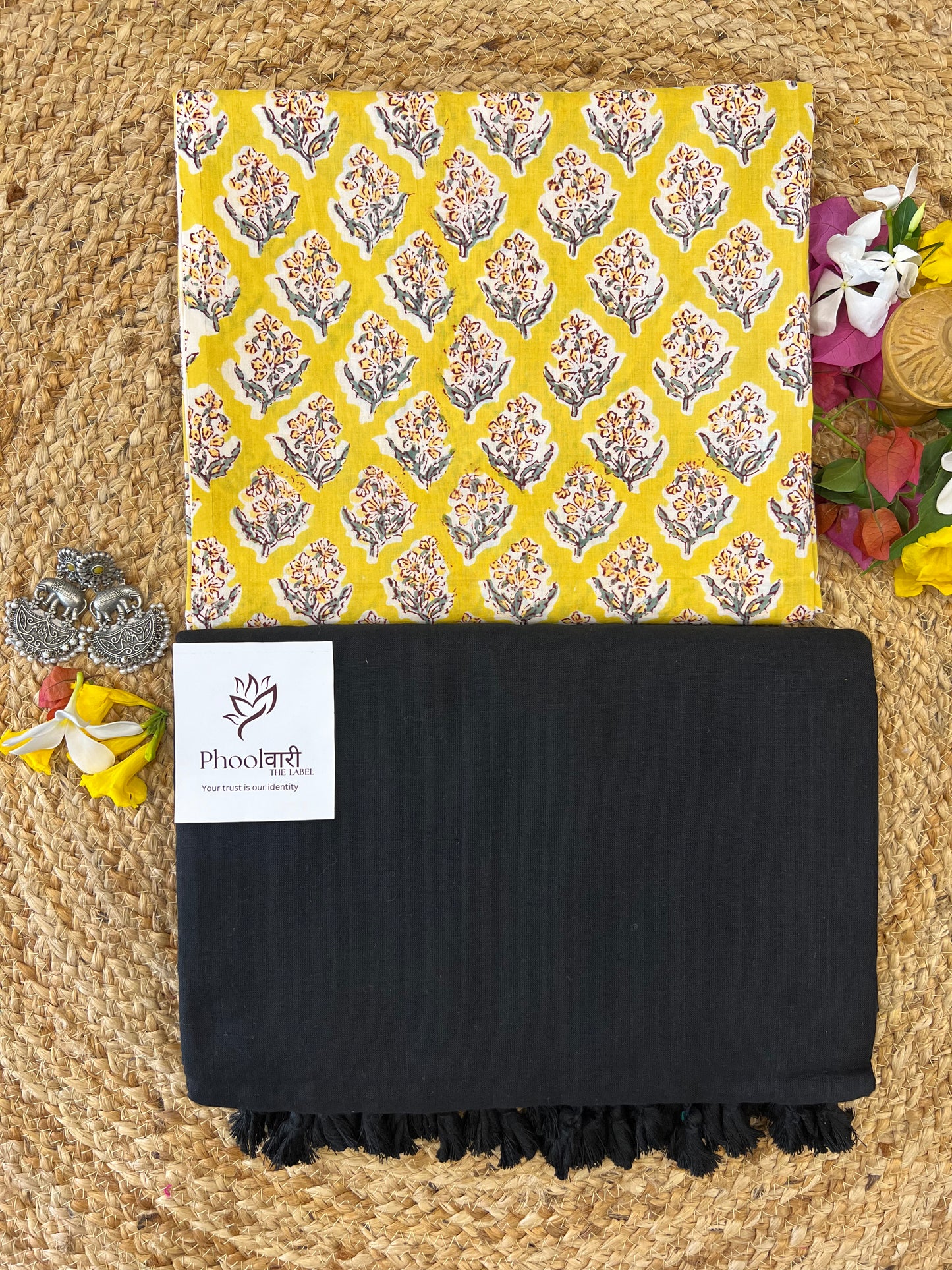 Phoolwari Black Handloom Saree