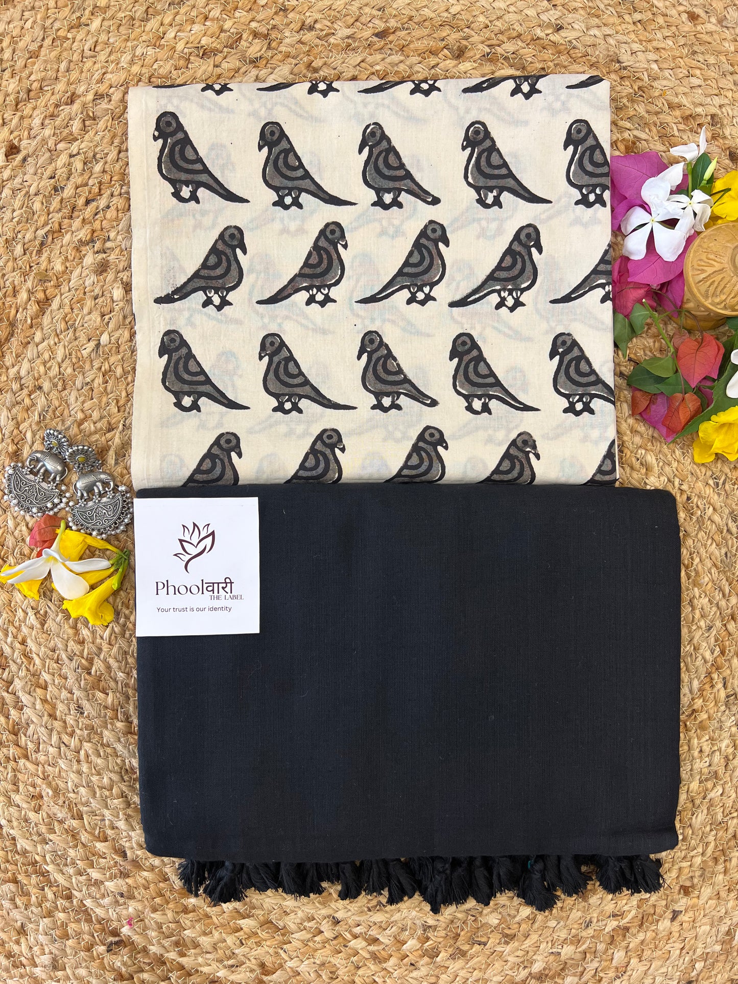 Phoolwari Black Handloom Saree