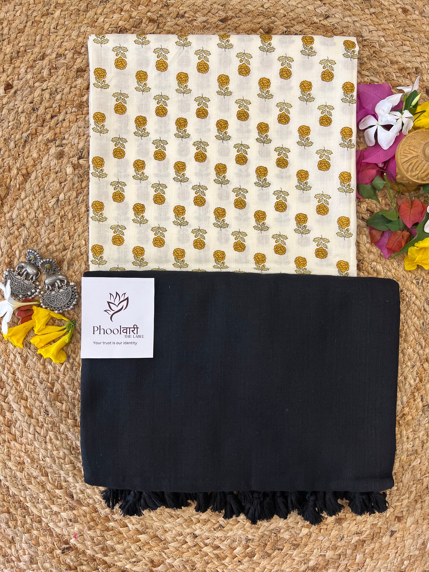 Phoolwari Black Handloom Saree