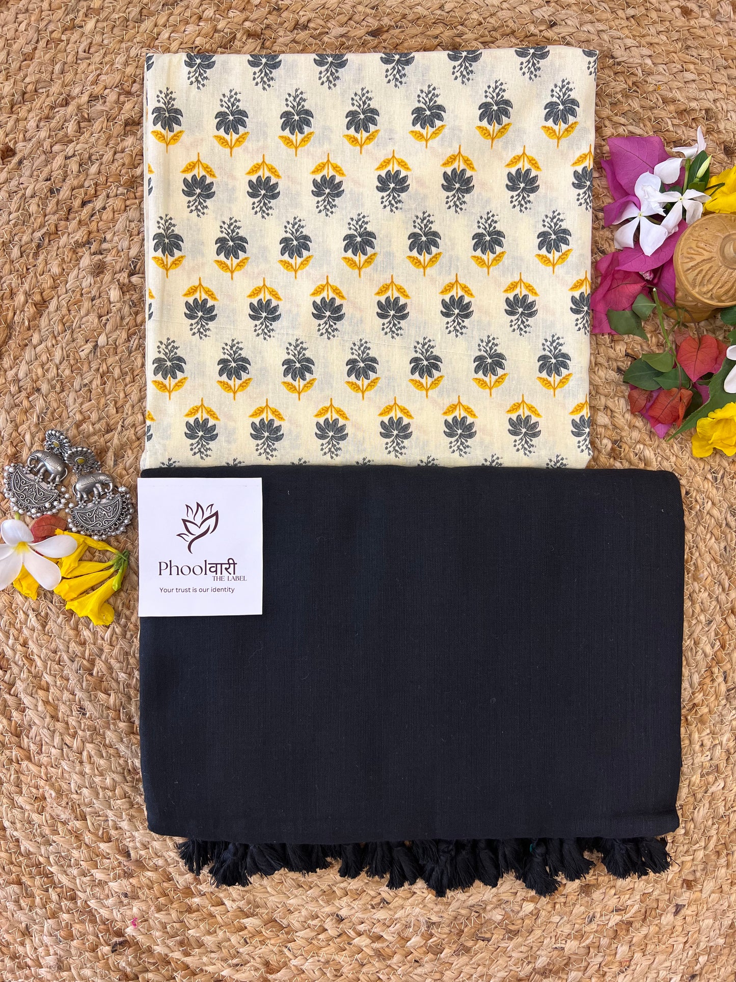 Phoolwari Black Handloom Saree