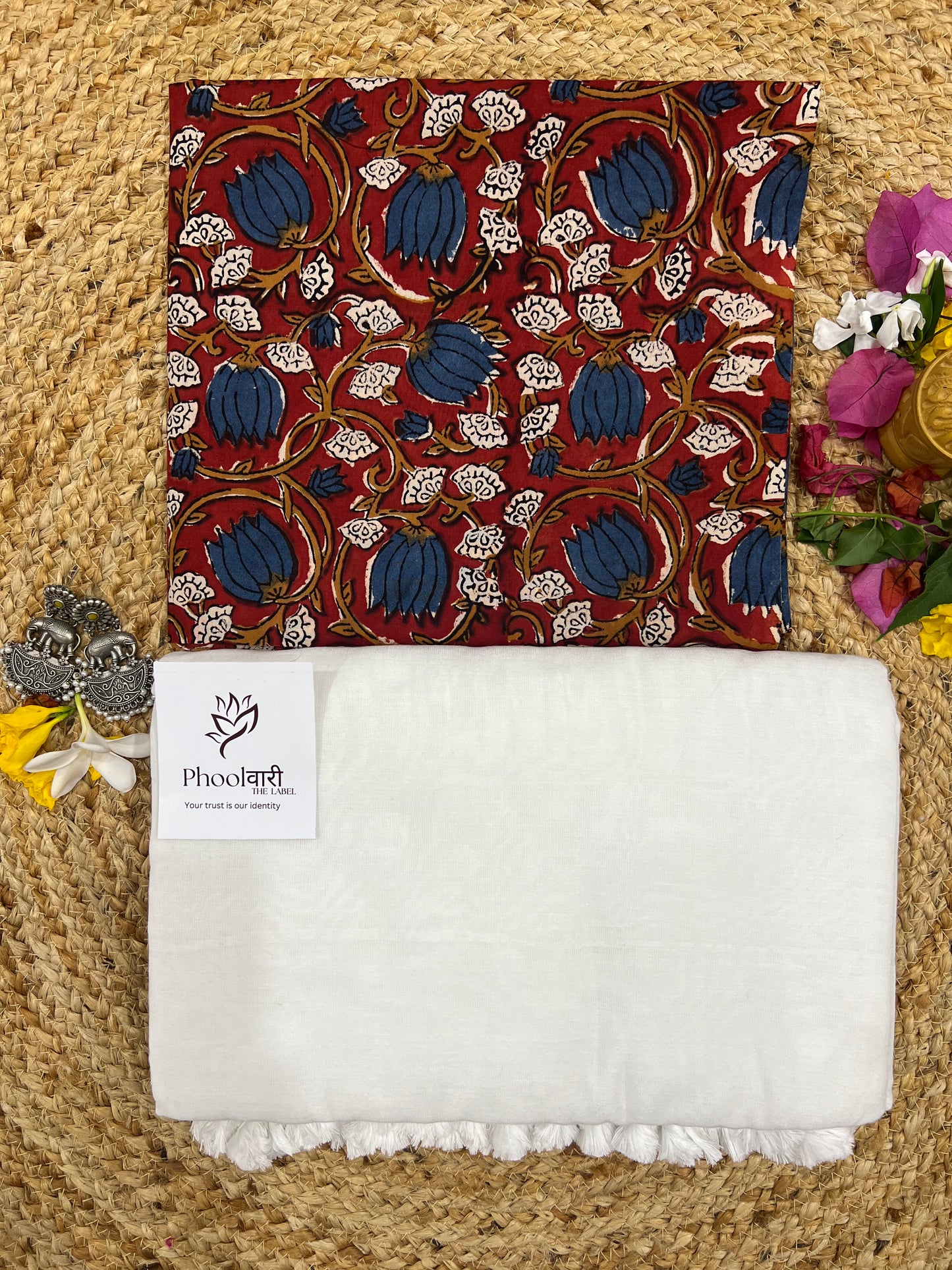 Phoolwari White Handloom Saree