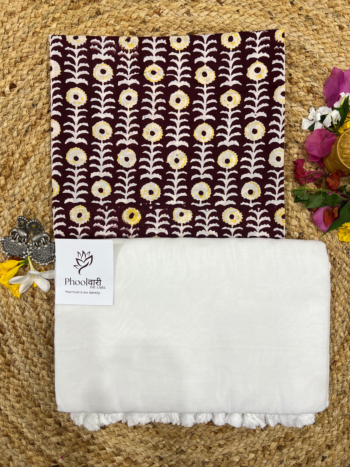 Phoolwari White Handloom Saree