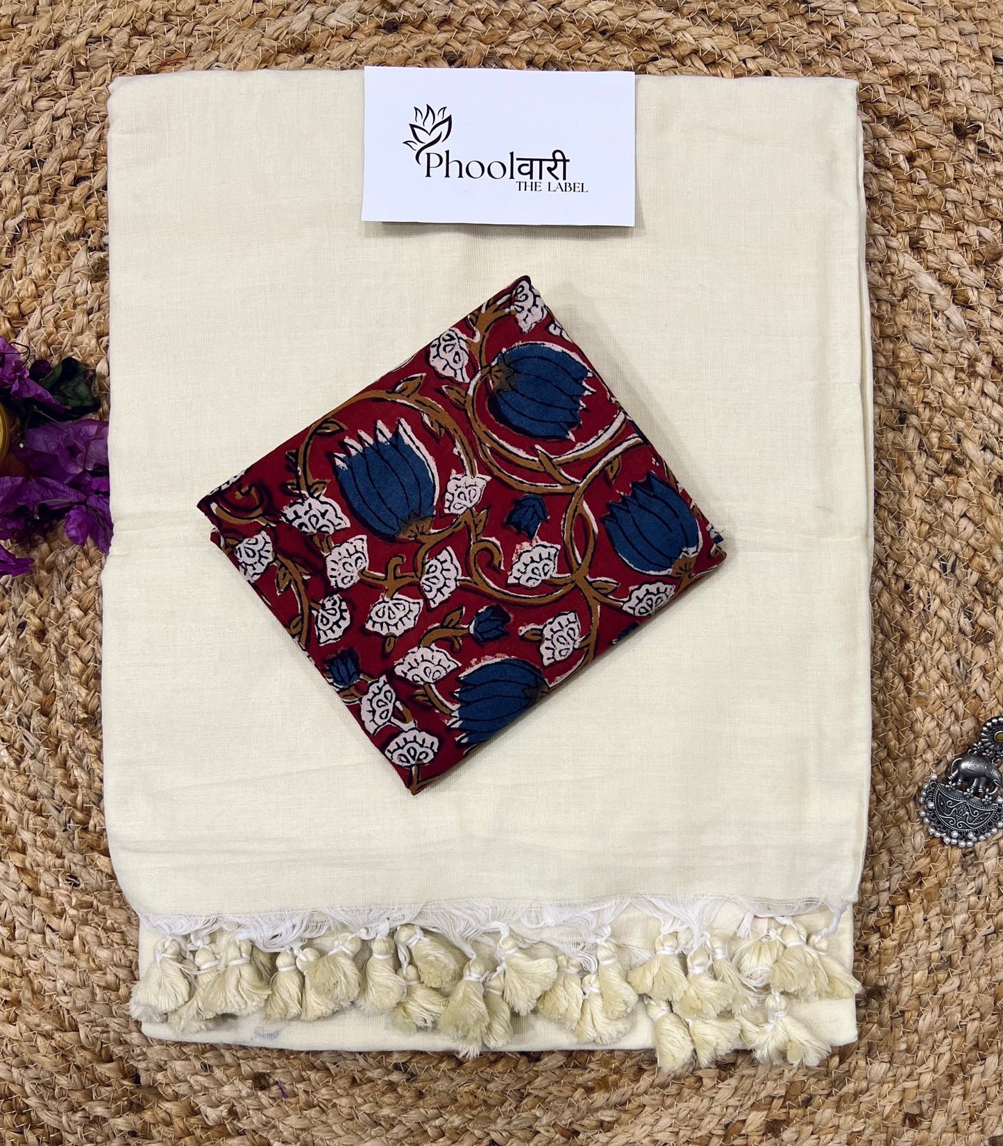 Phoolwari Off White Handloom Saree