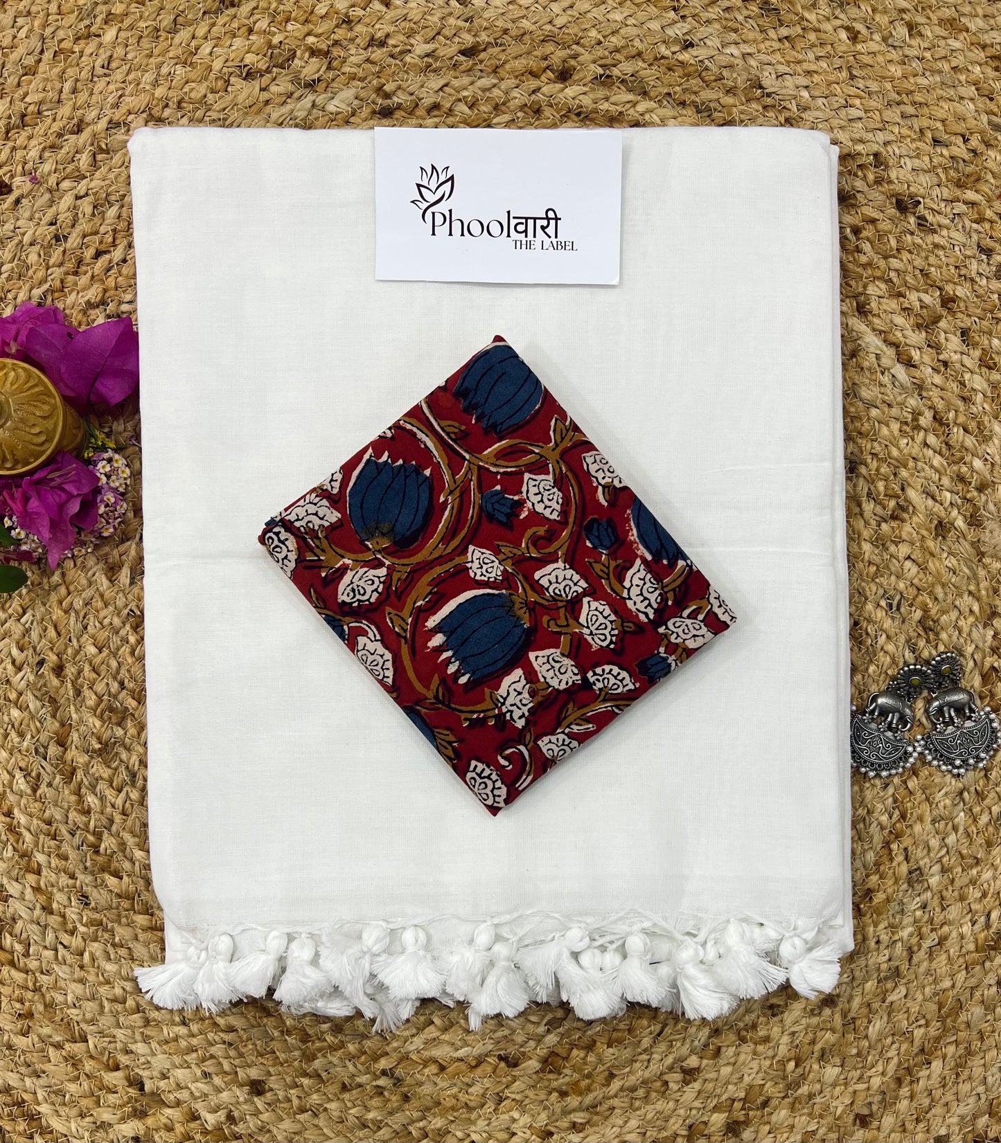 Phoolwari White Handloom Saree