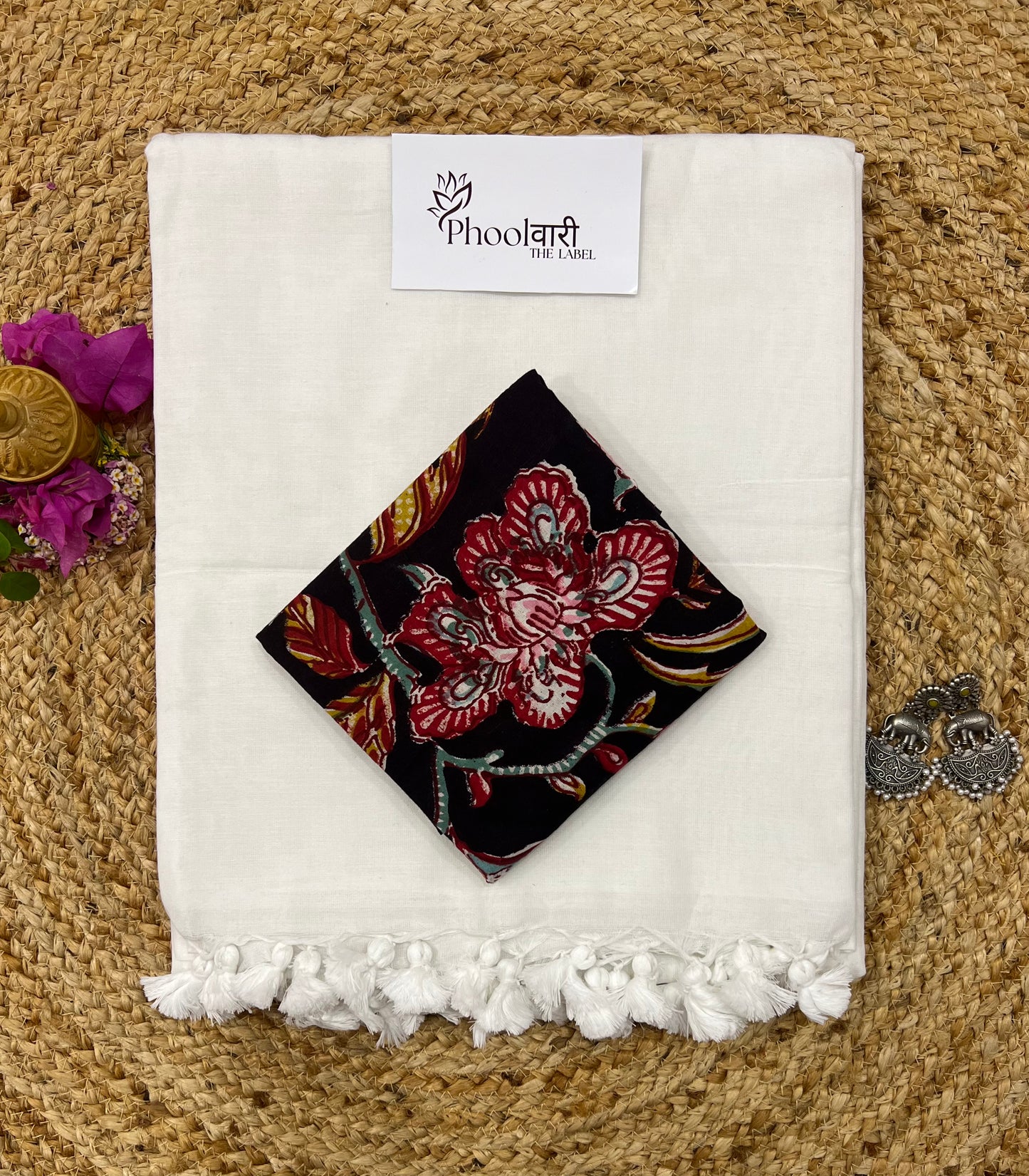 Phoolwari White Handloom Saree