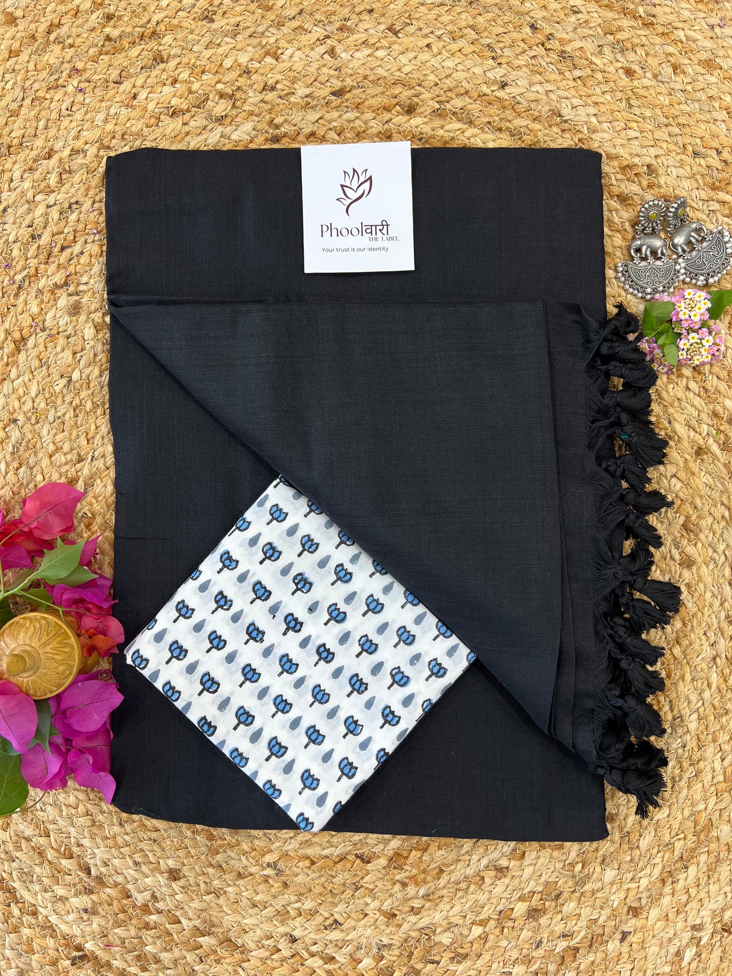 Phoolwari Black Handloom Saree